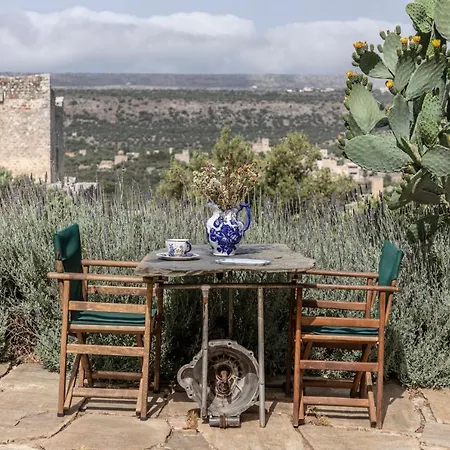 시타 데이 니클리아니 호텔 Koíta